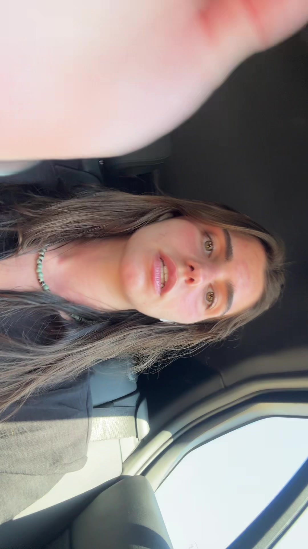 @sophiaisiar_