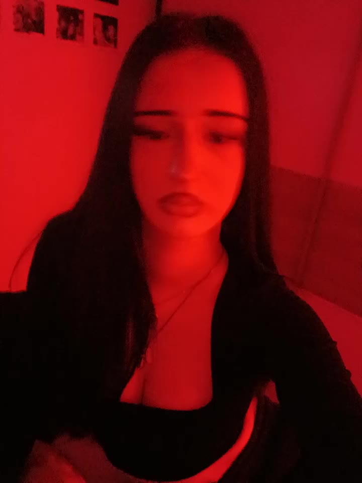 @𝓔𝓵𝓵𝔂❄️