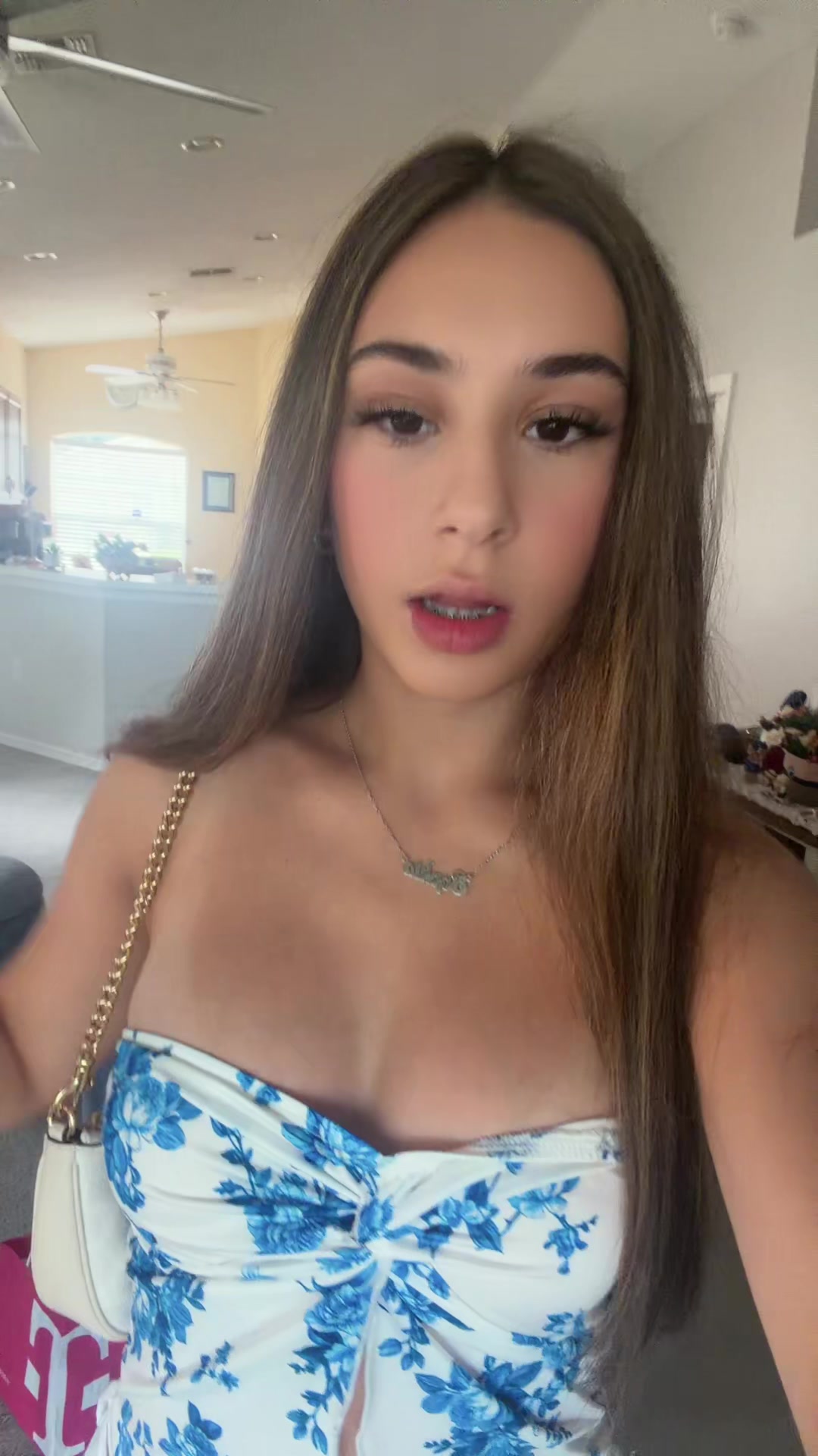 @𝒮𝑜𝓅𝒽𝒾𝒶💖
