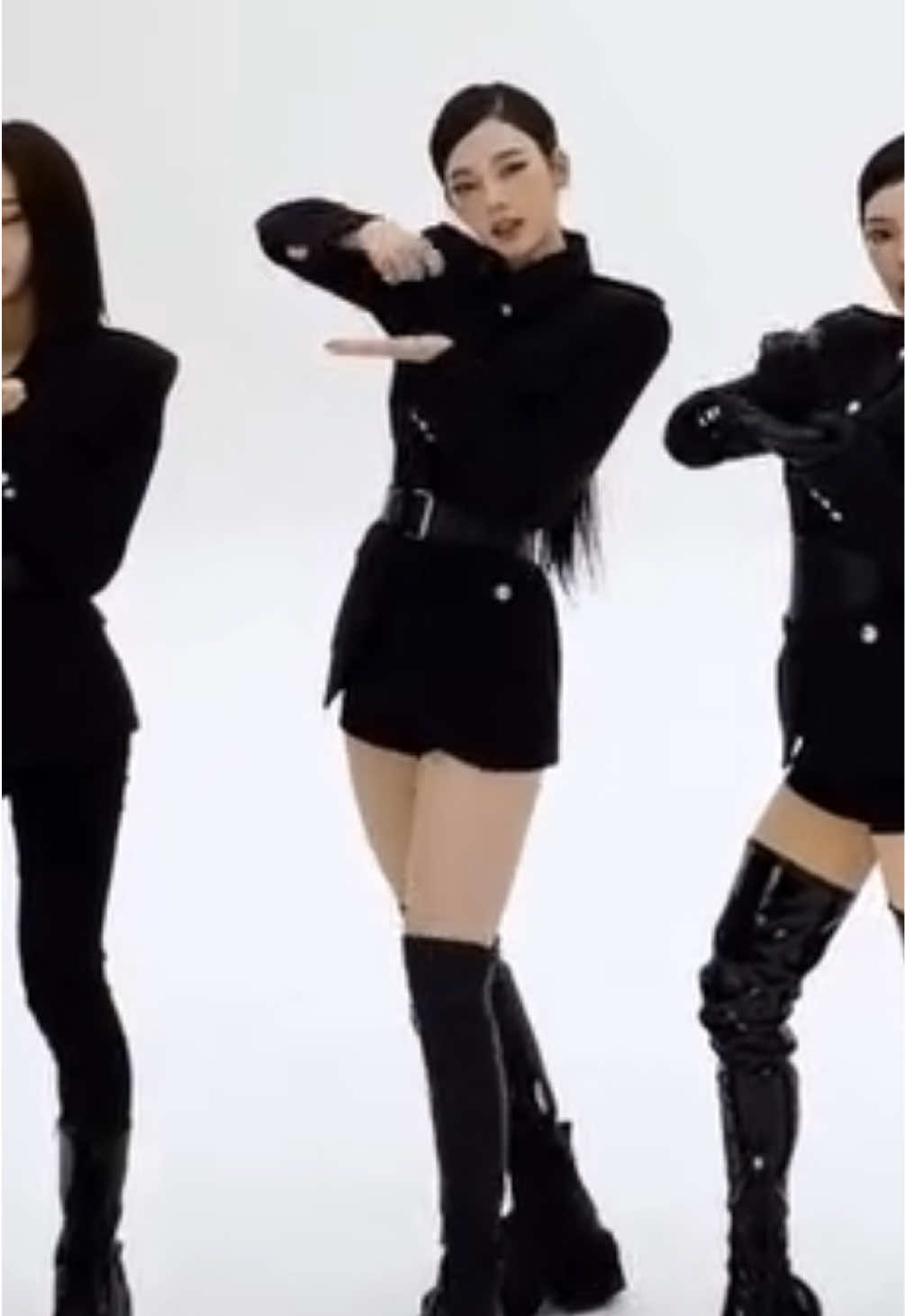 @☺︎
