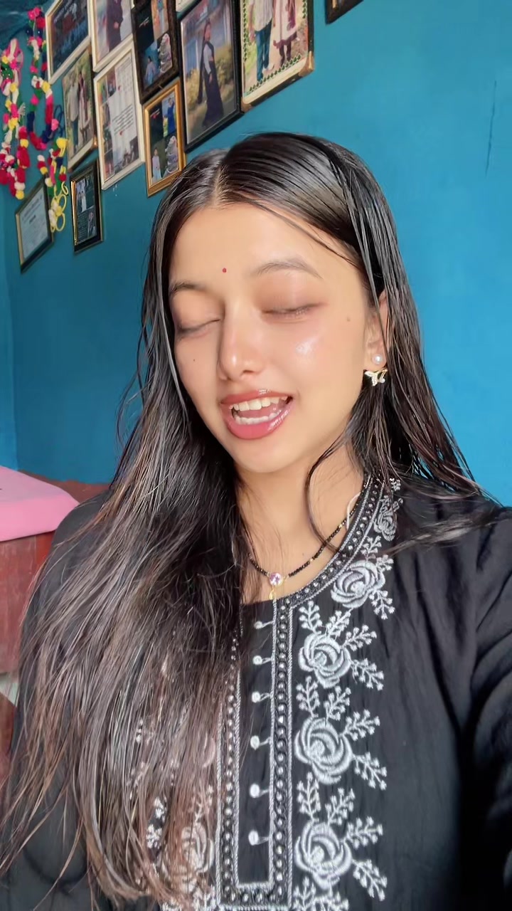 @PRIYA (🫶)