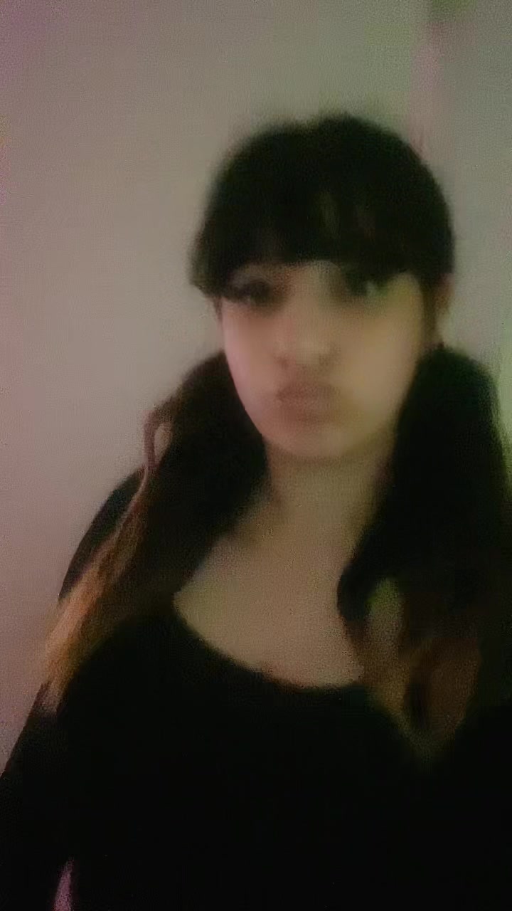 @sarahnextdoorgirl:)
