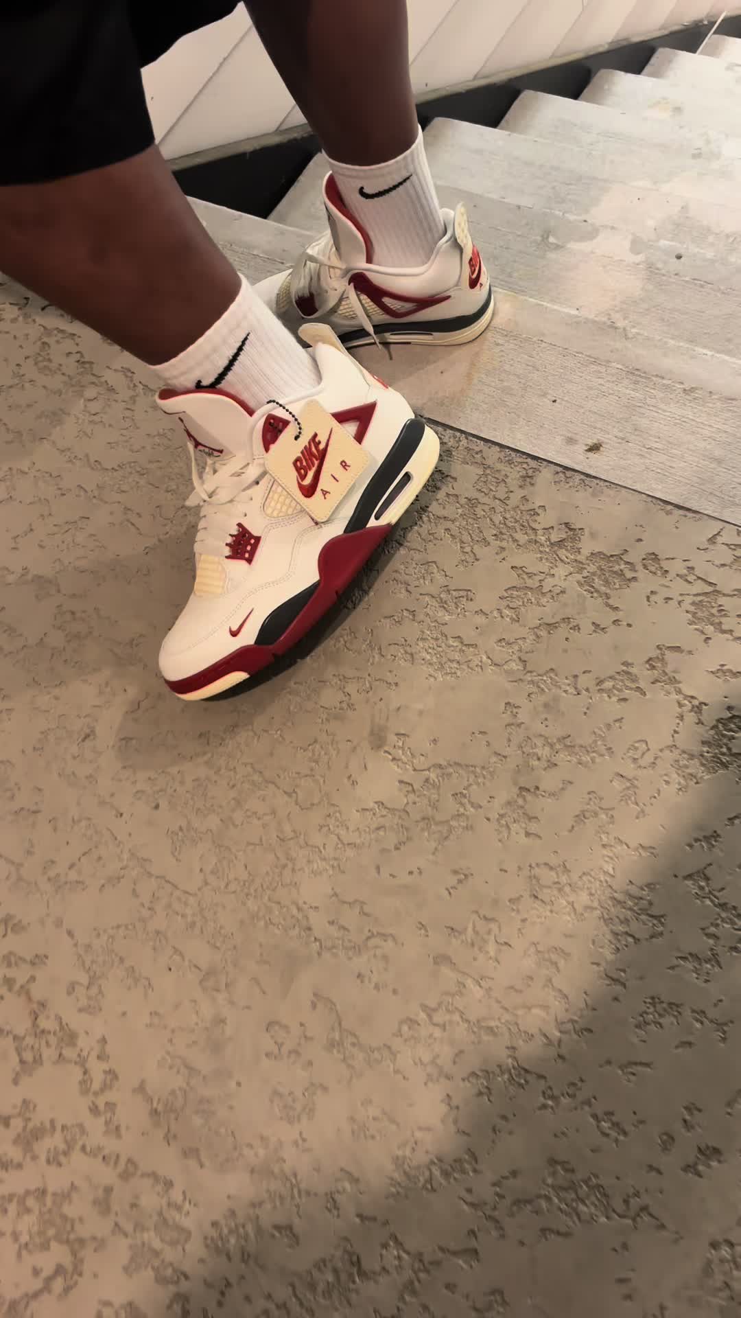 @PLUG LUV