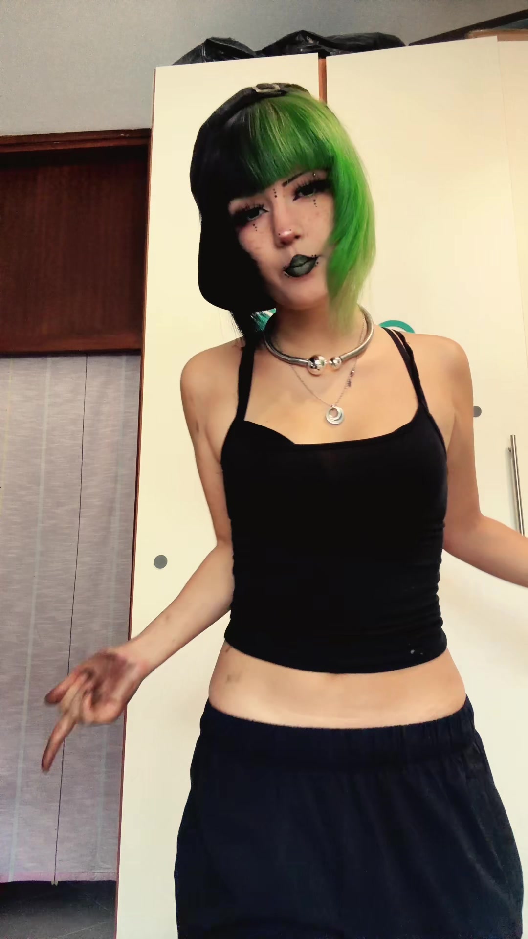 @v4mp1r3e.zz