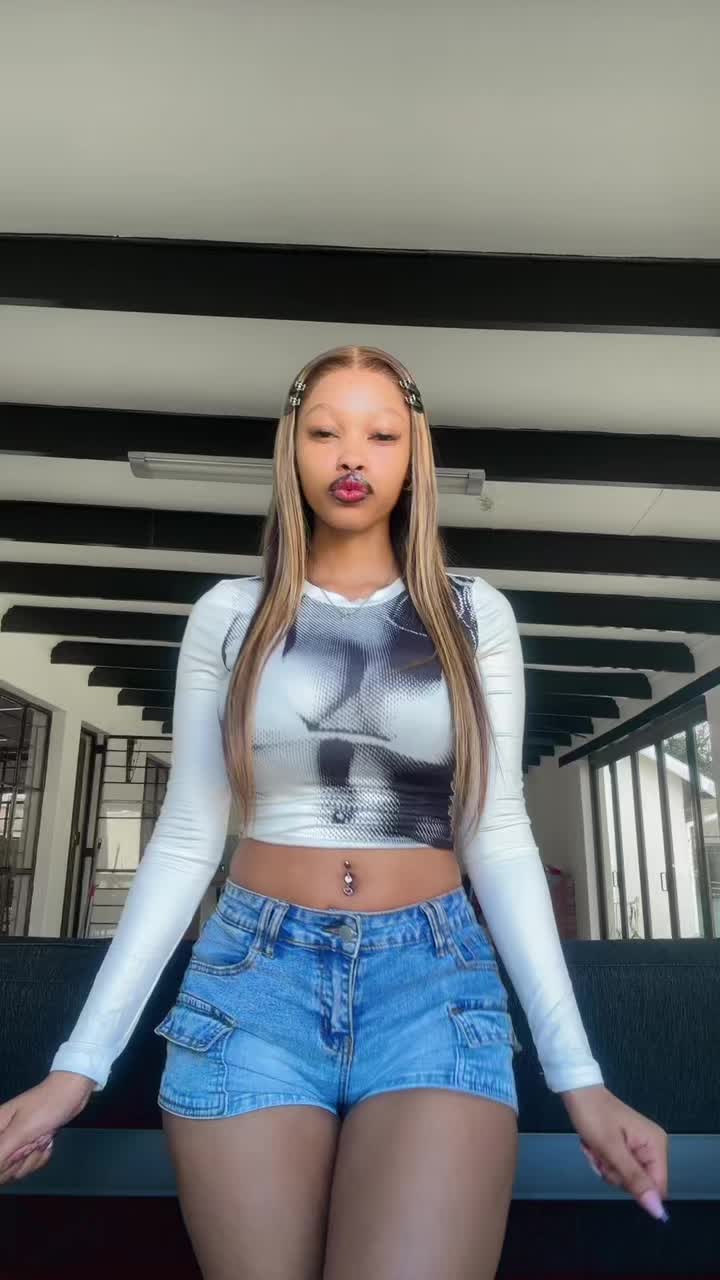 @𝓤𝓱𝓶_𝓼𝓲𝔂𝓸 🎀🎀