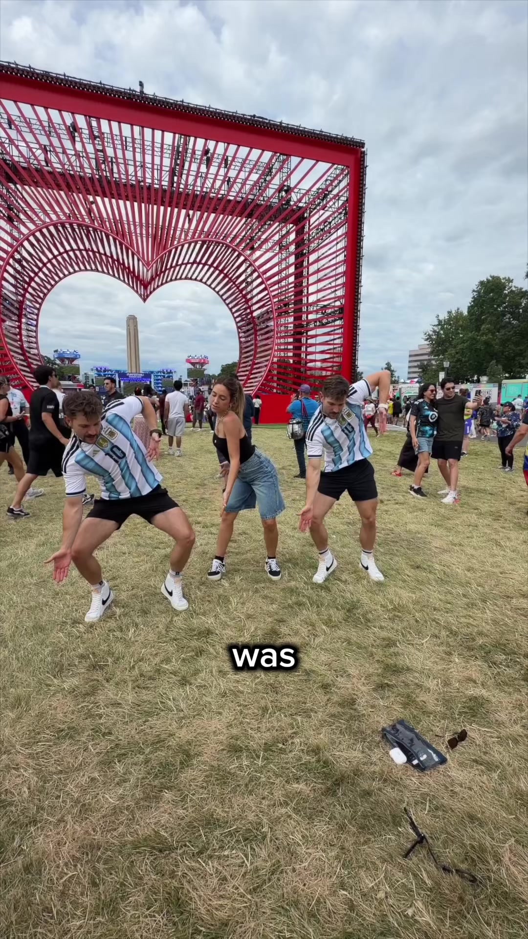 @TWiNSAUCE