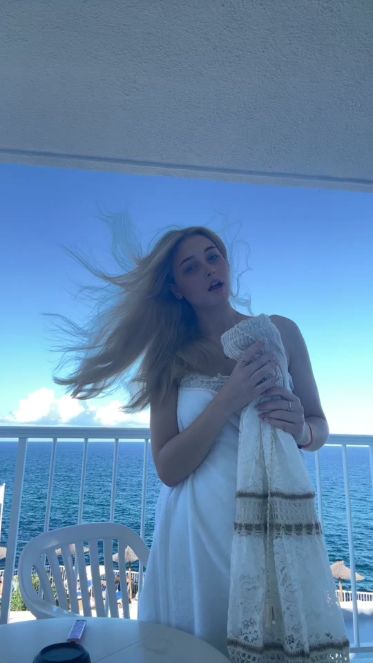 @Becca 🍒🩷