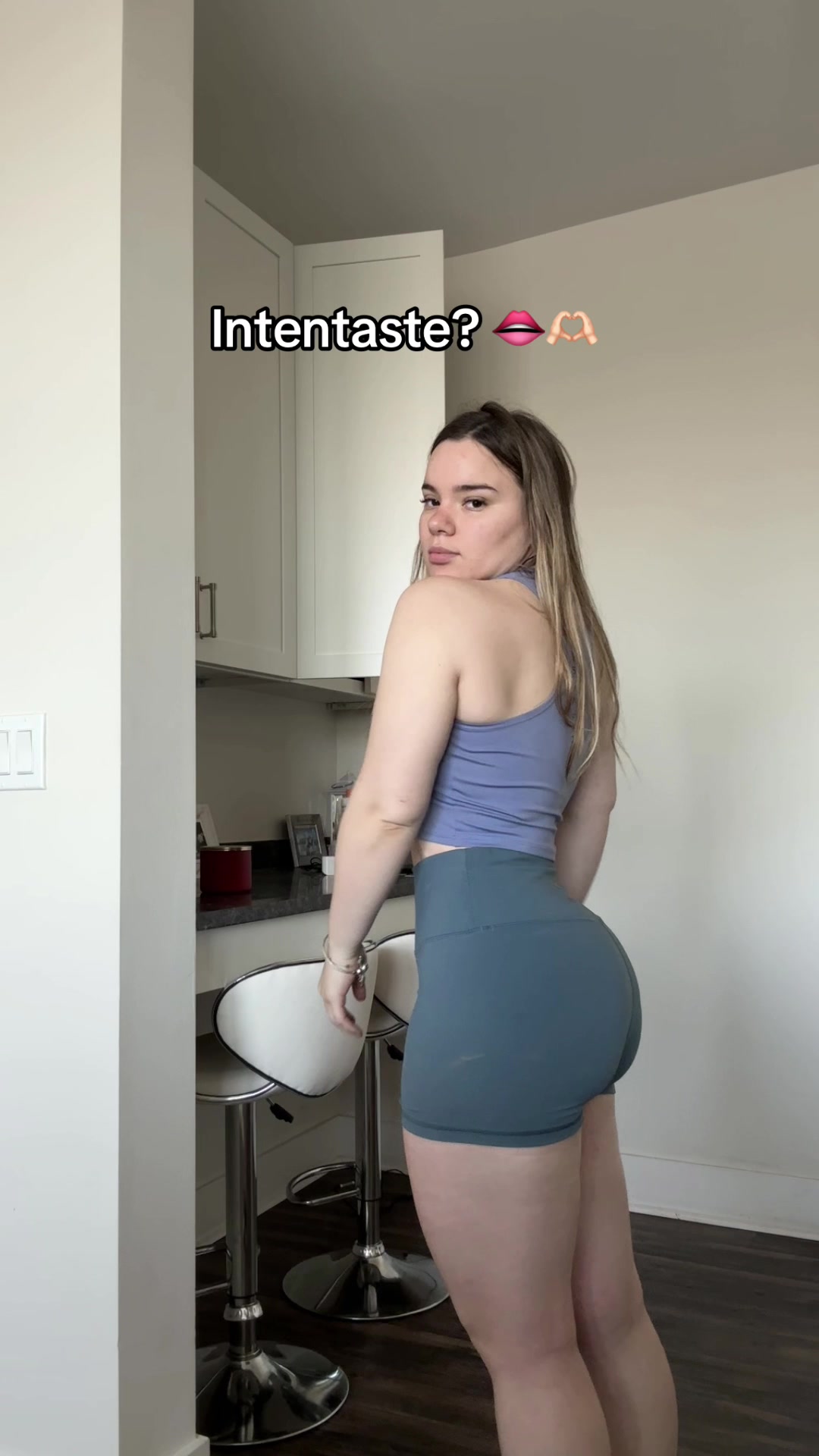 @Isabella J