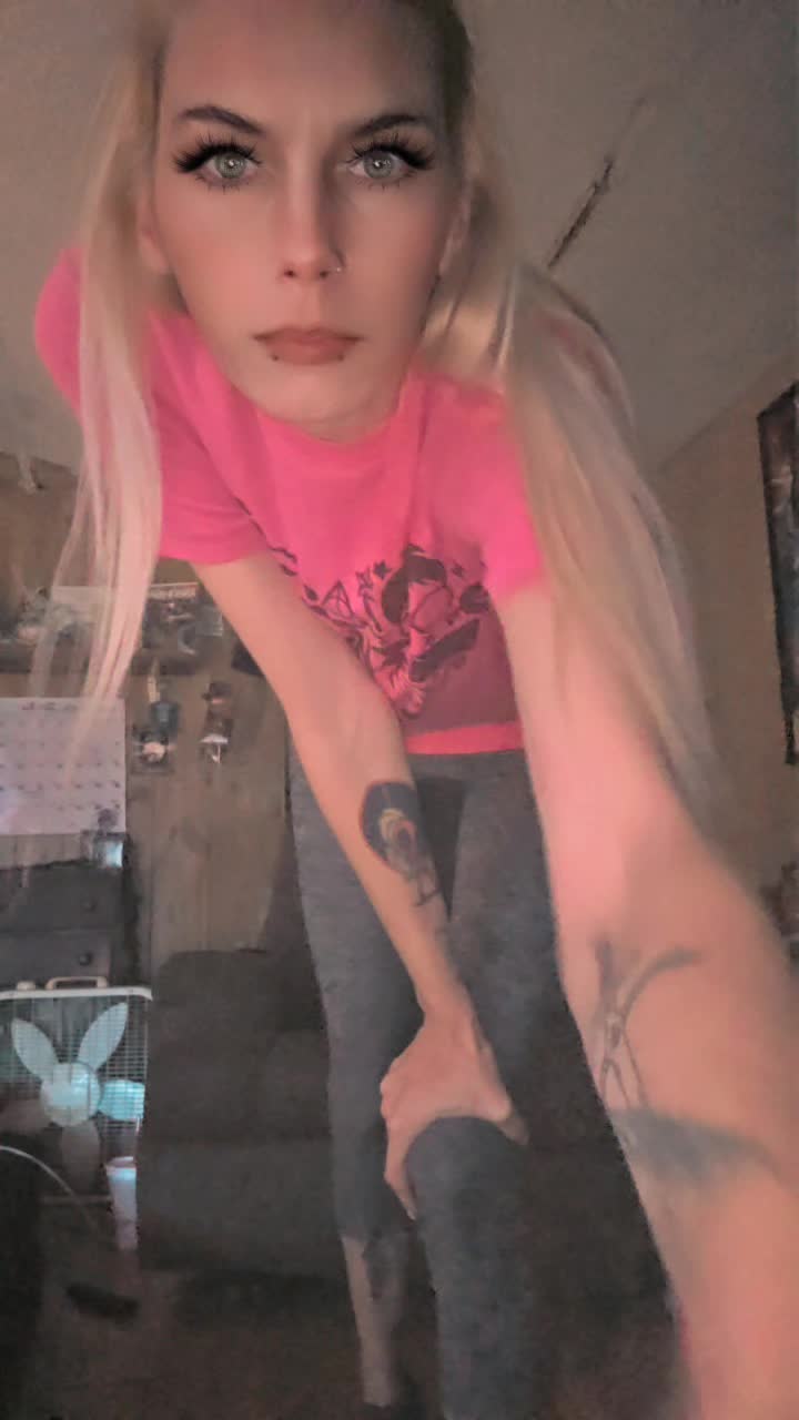 @💚🎀👽👽Caveman's Girl👽👽🎀💚