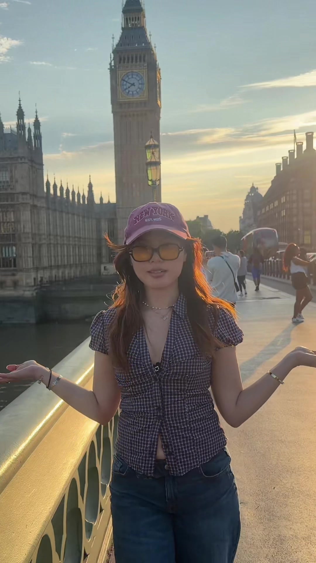 @twitch.tv/nekoxsama