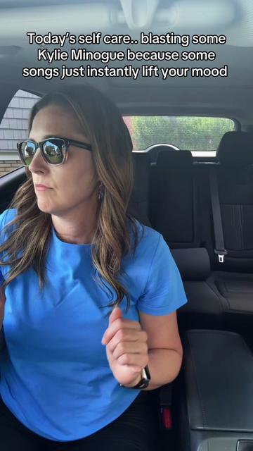 @justbeinglindsay