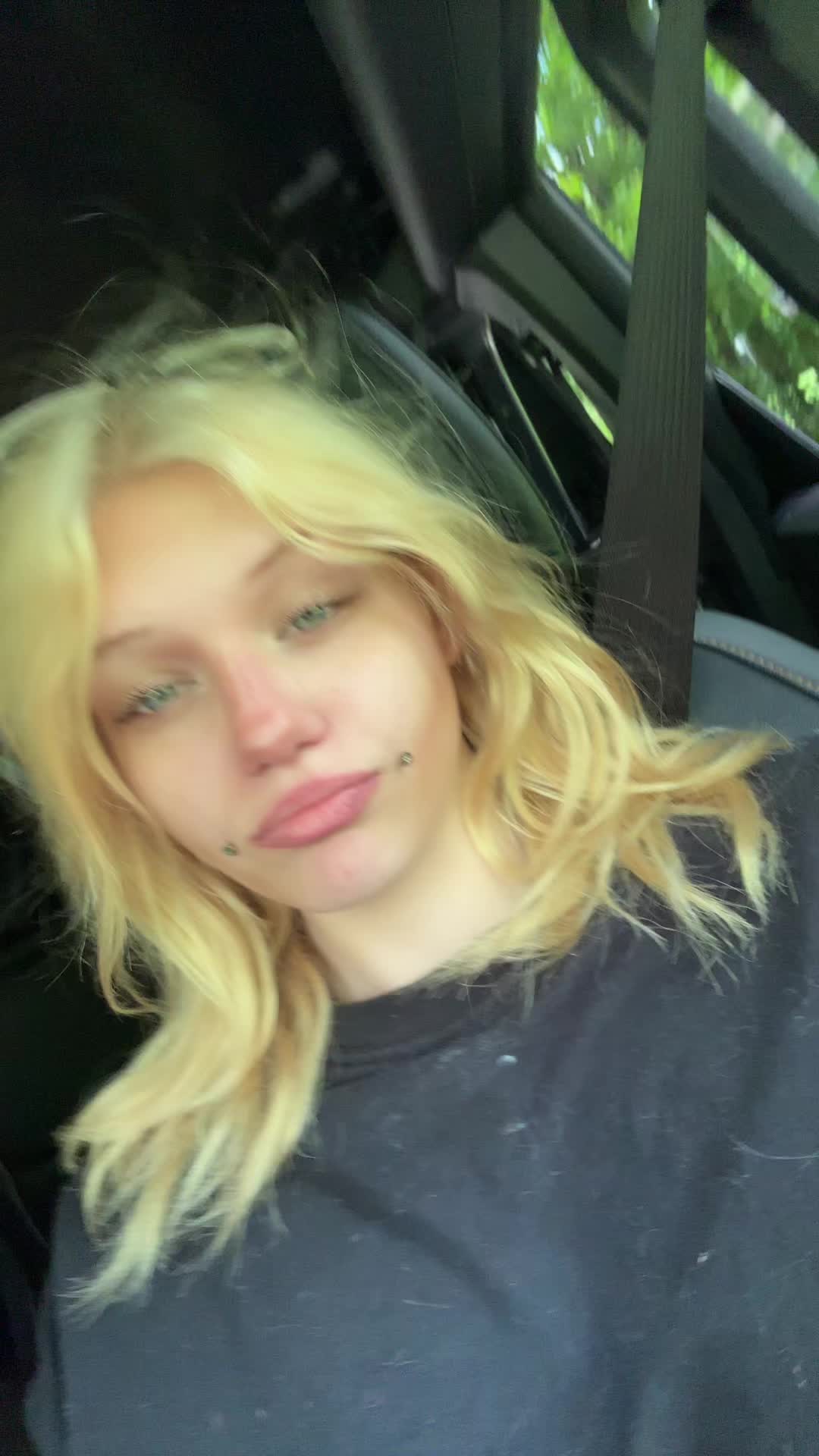 @🎭