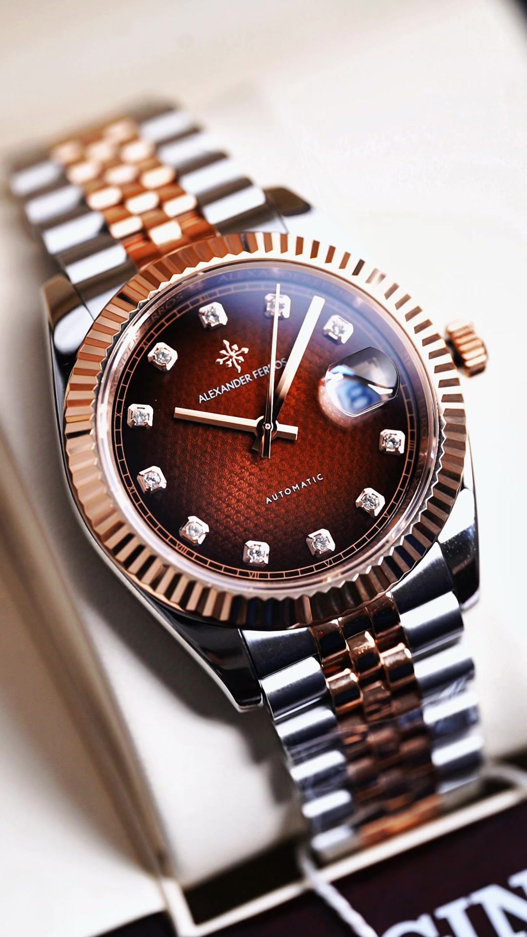 @BDT WATCH Đồng Hồ Thuỵ Sỹ