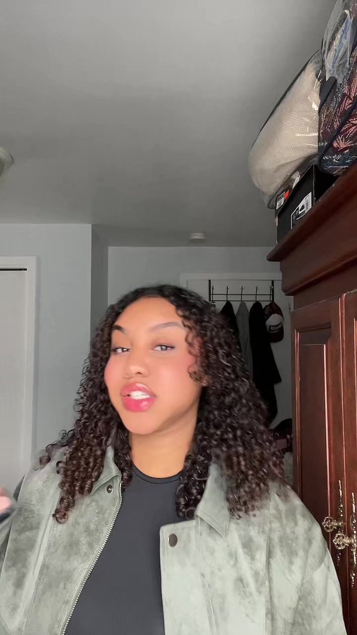 @𝐌𝐢𝐬𝐬 𝐂𝐫𝐚𝐳𝐲💫