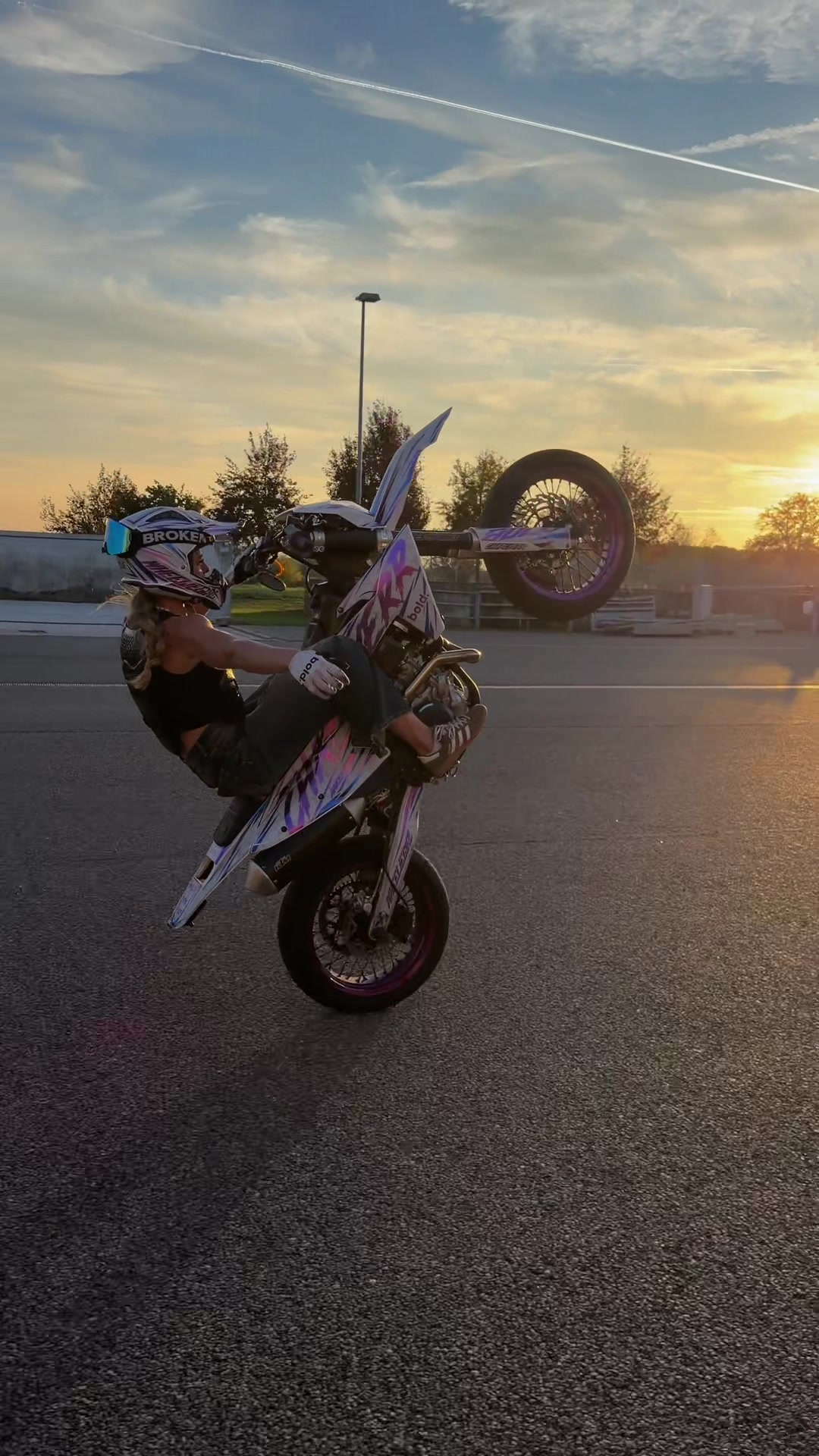 @Wheelie Girl