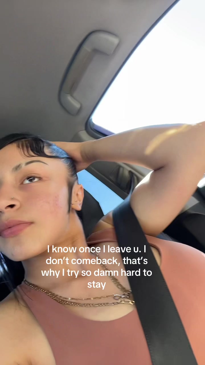 @•