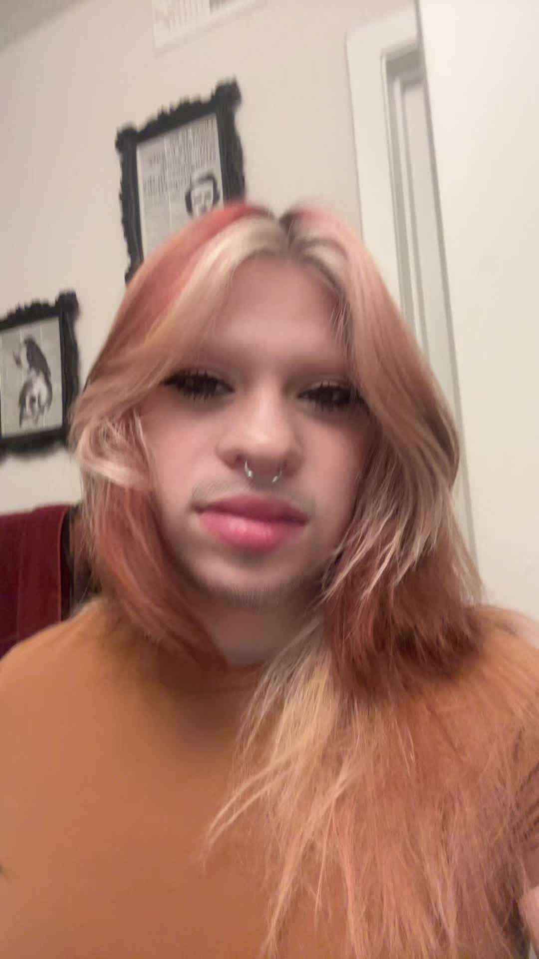 @:3