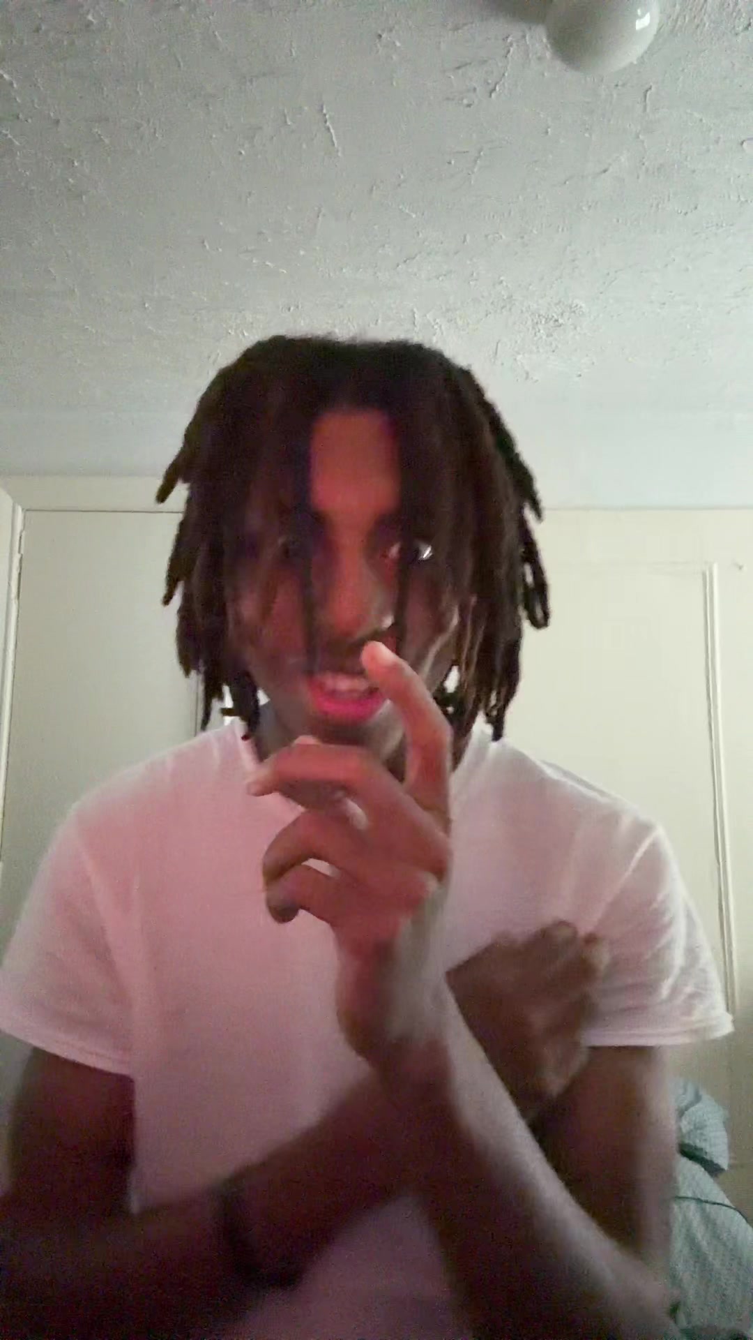 @Glitchy 🚶🏽&zwj;♂️..
