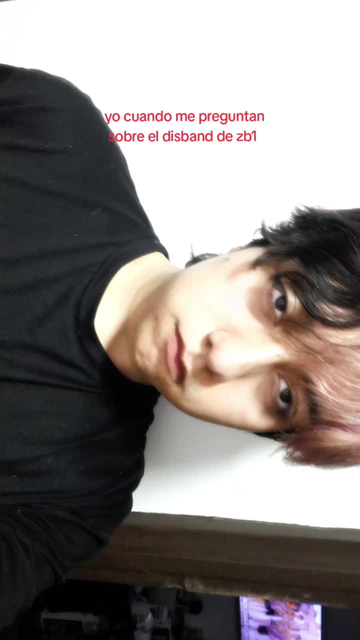 @:3