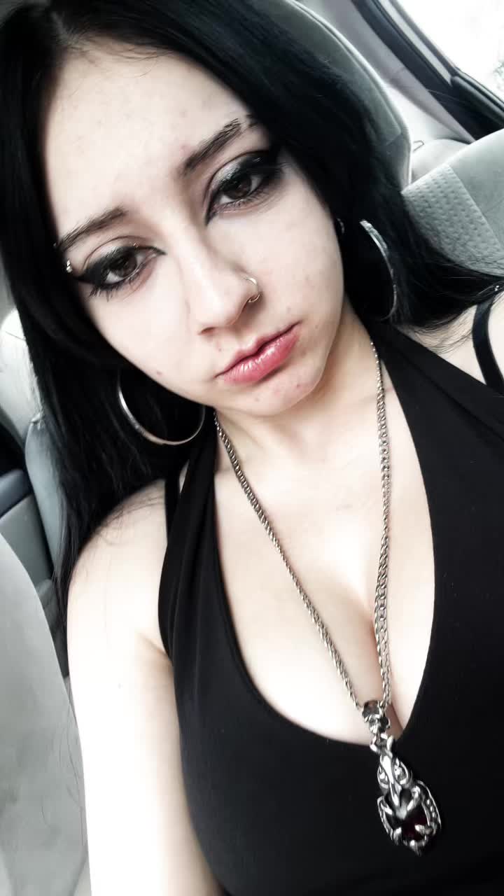 @Lilly 🖤🦇