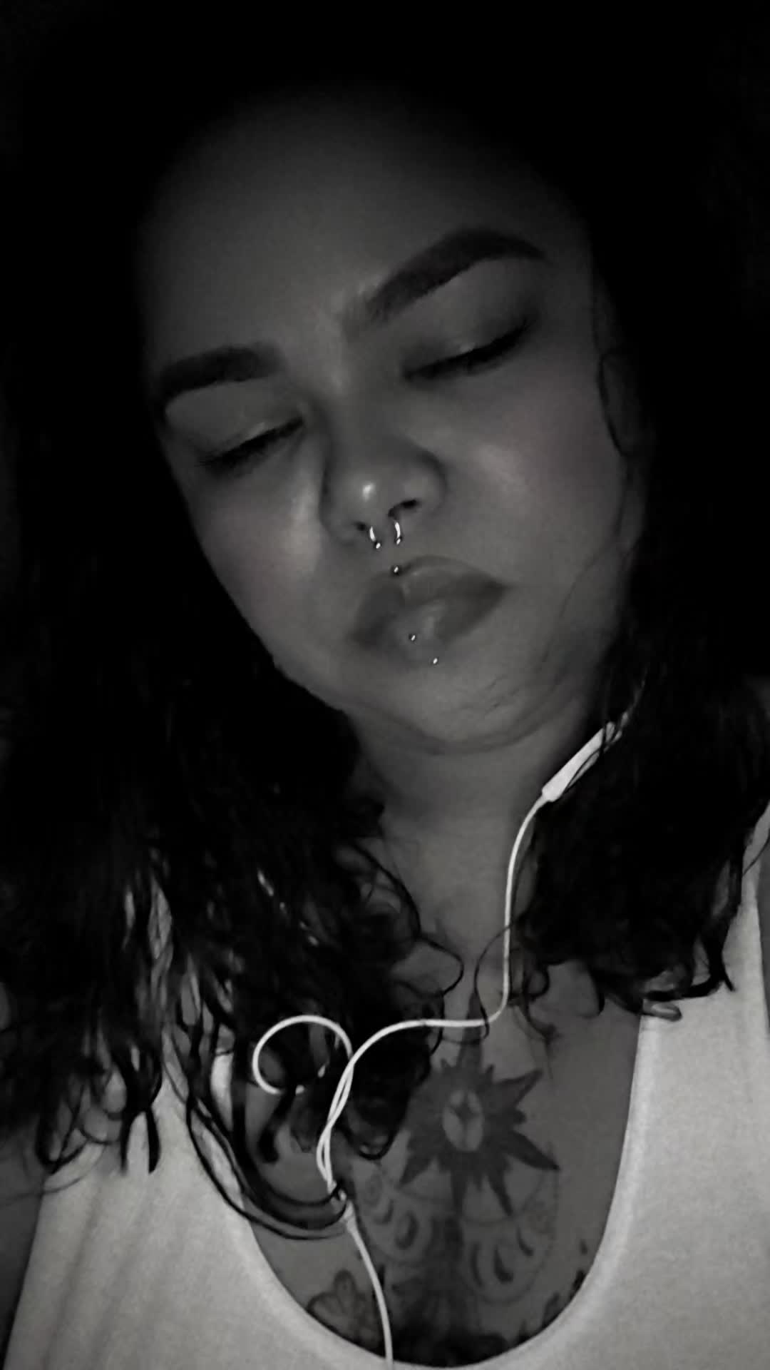 @Morena Morales