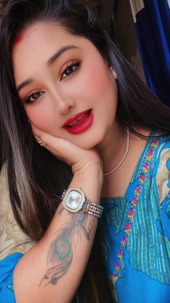 @Nisha🦋💛