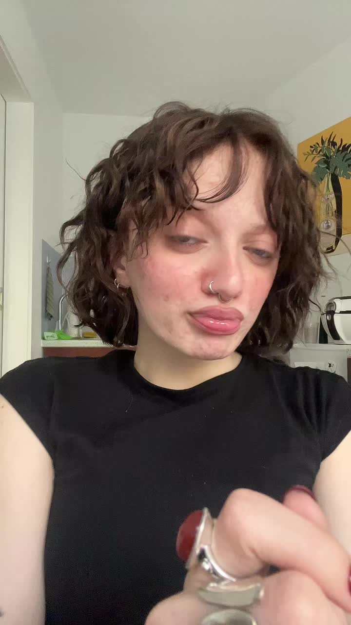 @laura