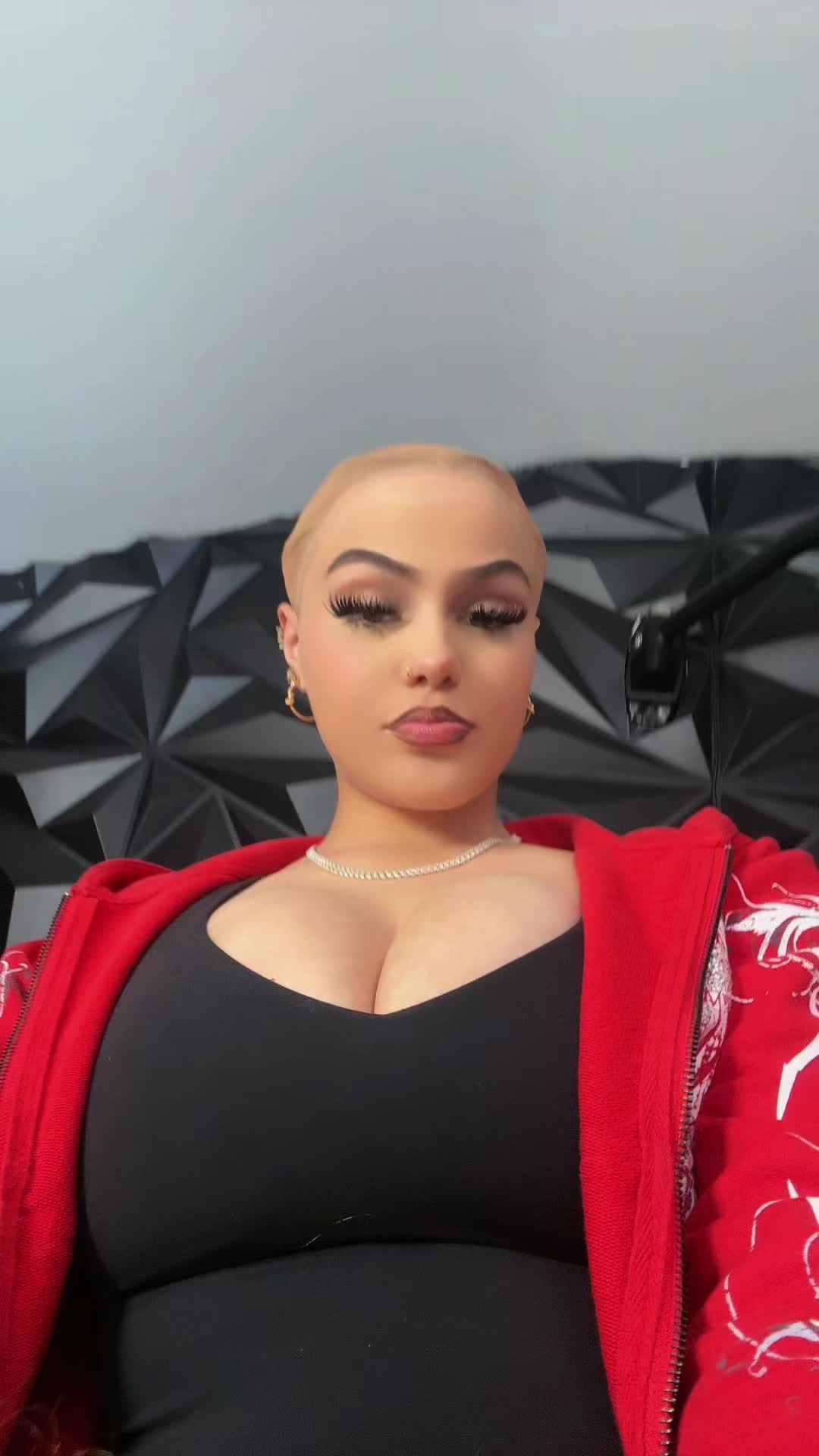 @BarbieNanaa🔥😍