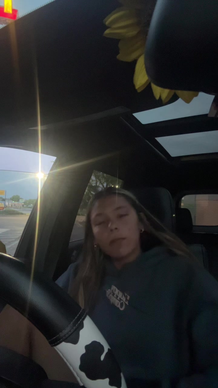 @bella