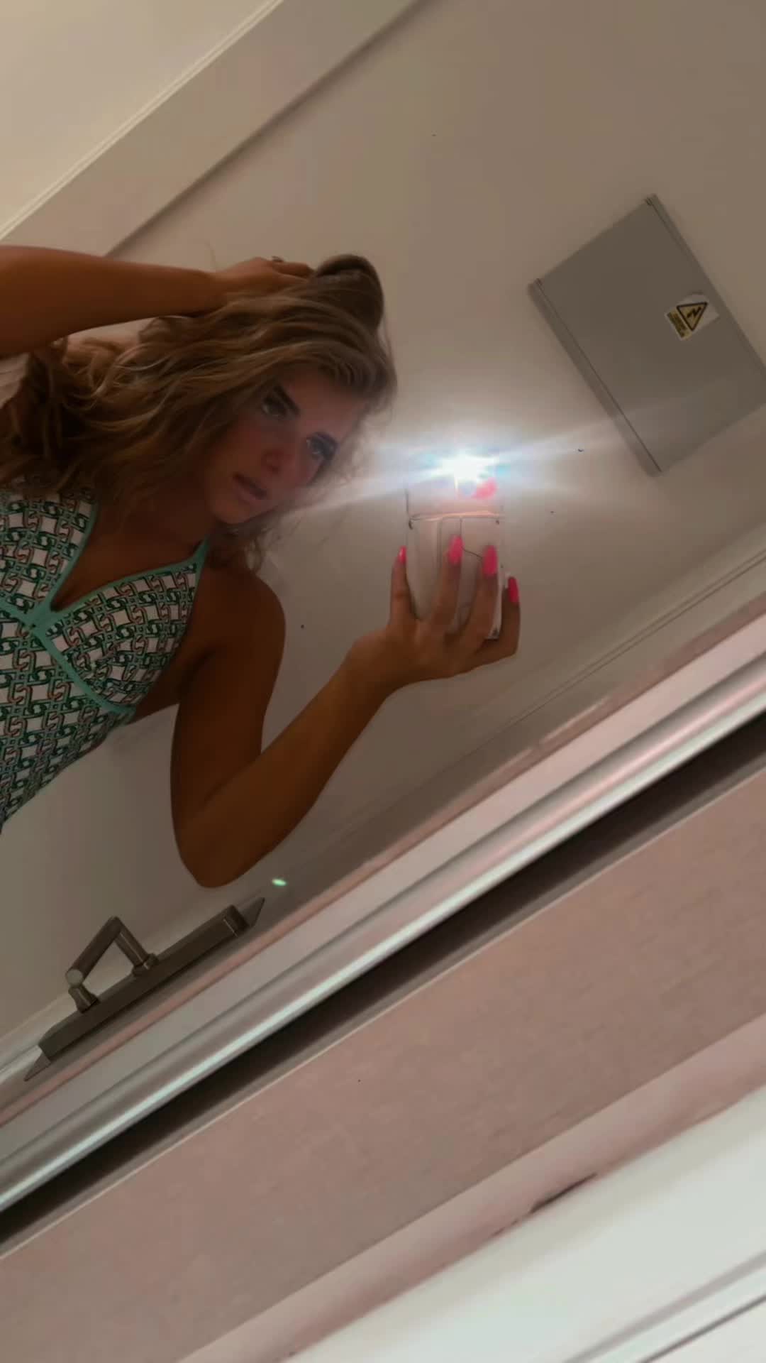 @loressaquilligan