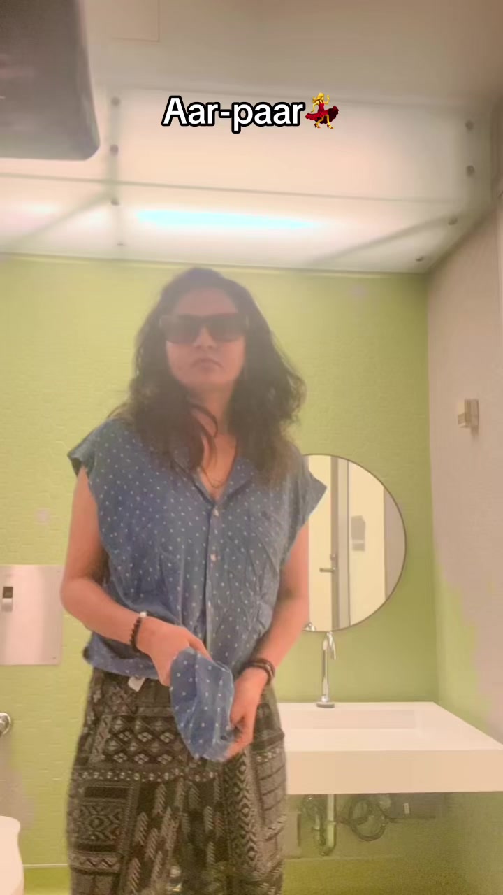 @(nidhzazz) Dr. Nidhi Joshi