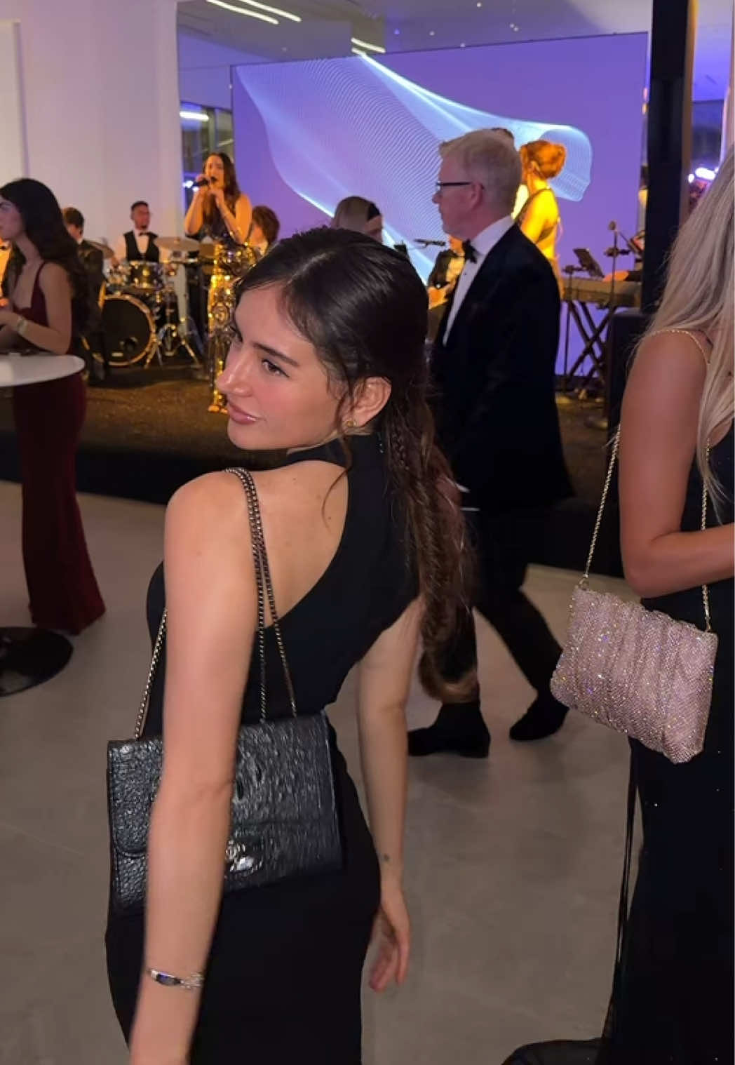 @Avril Galileo