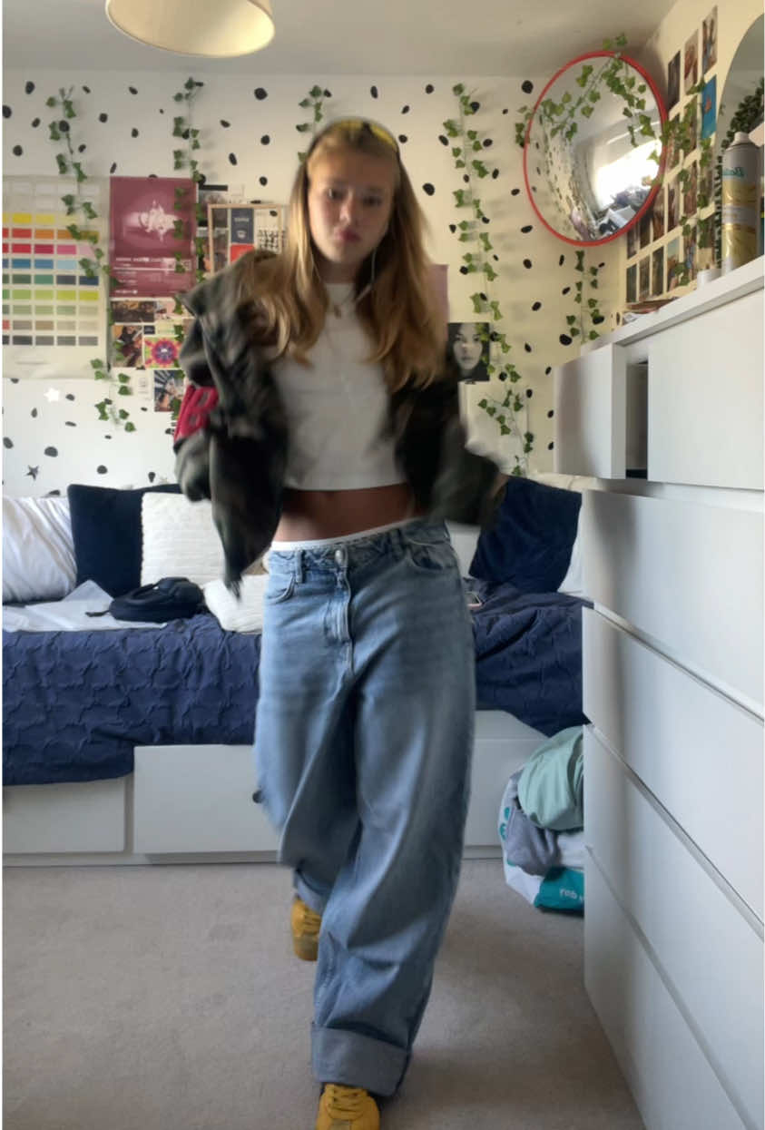 @anniee