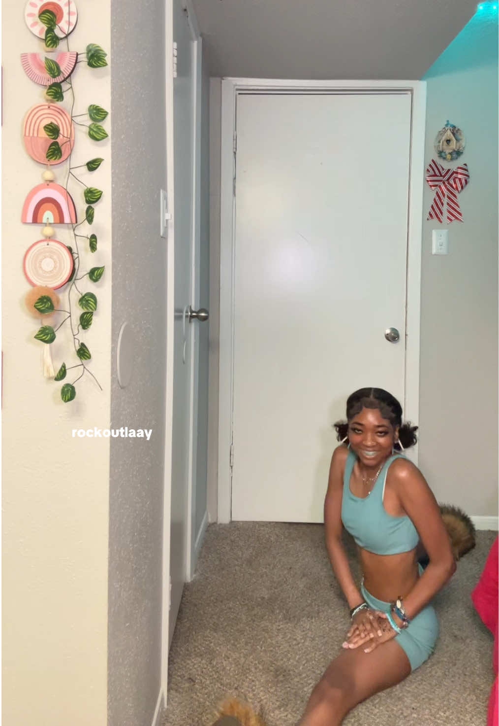 @rockoutlaay