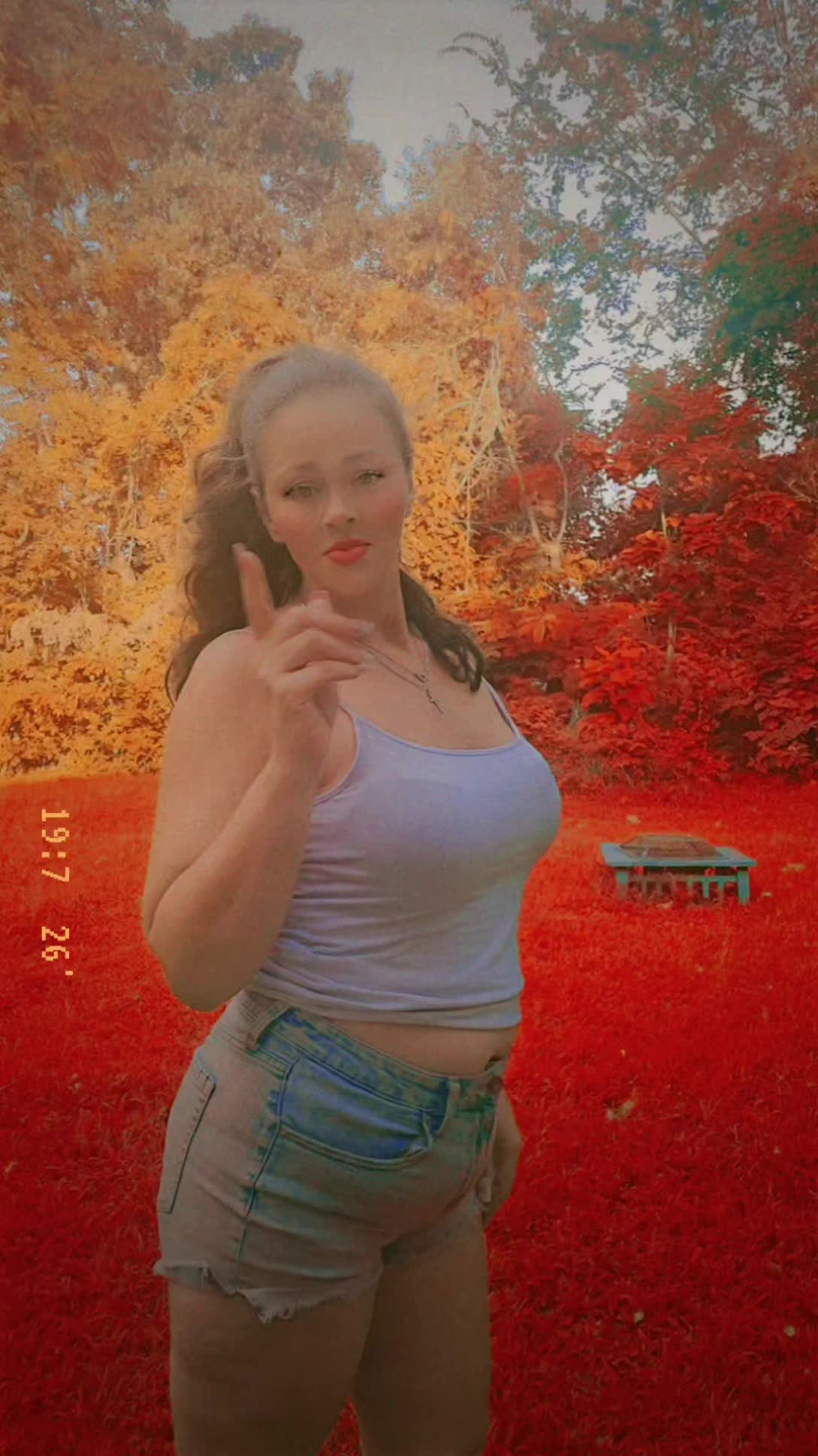 @👣🌜👑QueenAmber👑🖤💜