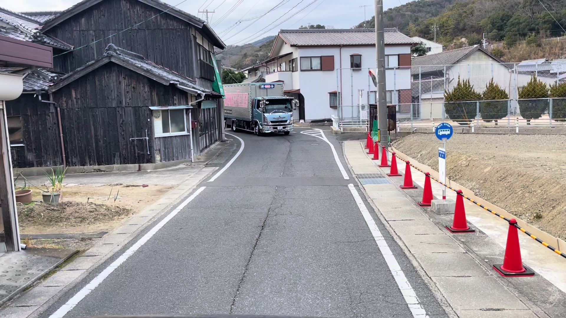 @ゆ