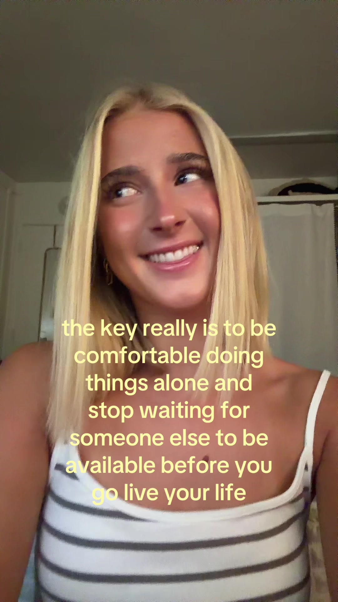 @theelliebarker