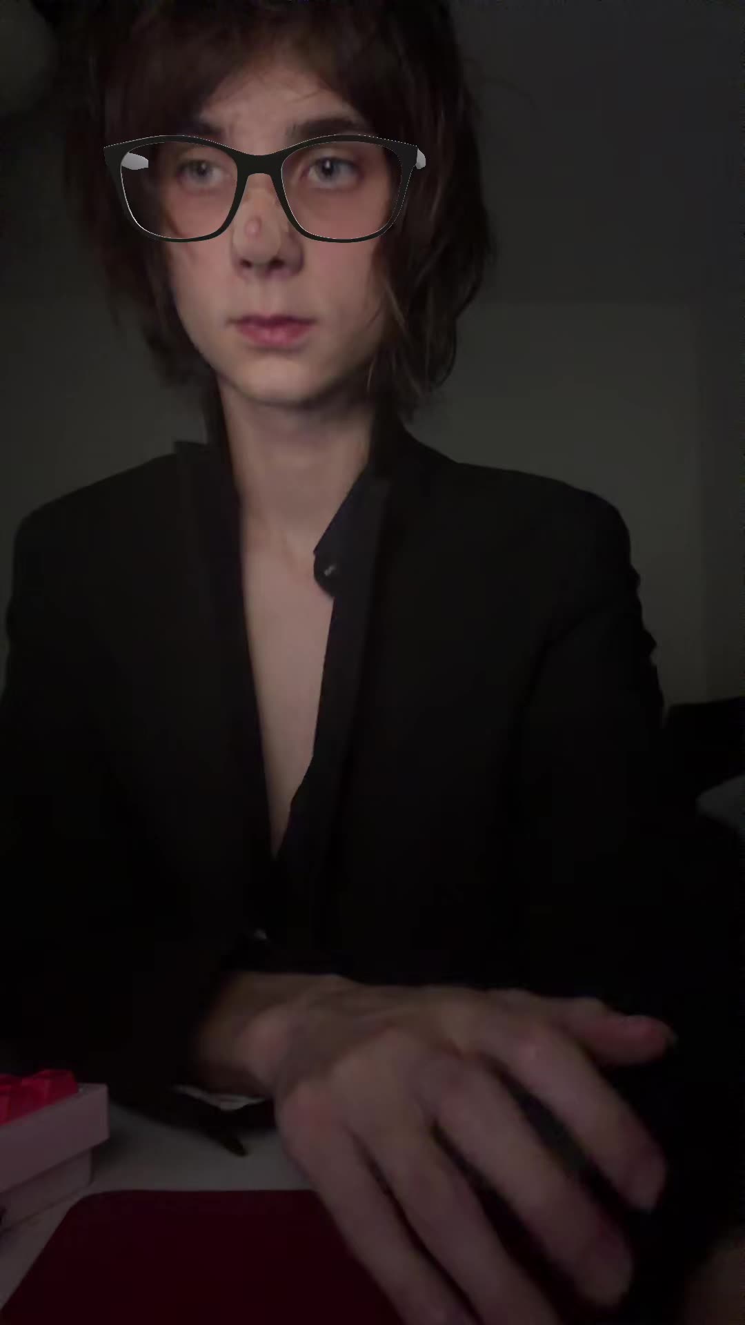 @hlor3i