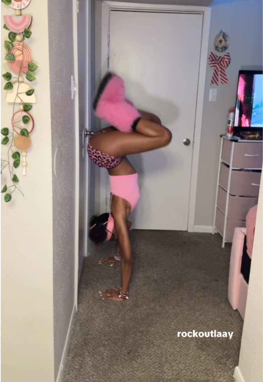 @rockoutlaay