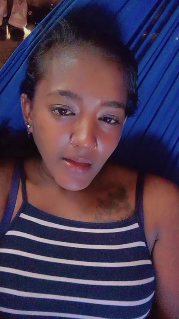 @yuhmansidechick