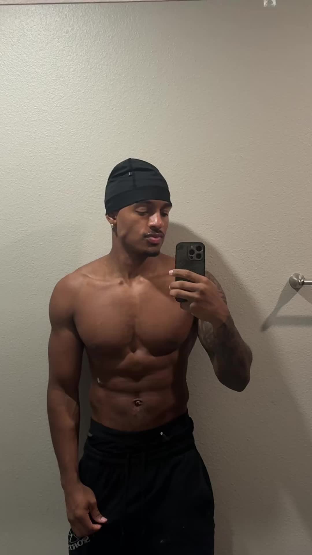 @Avii.