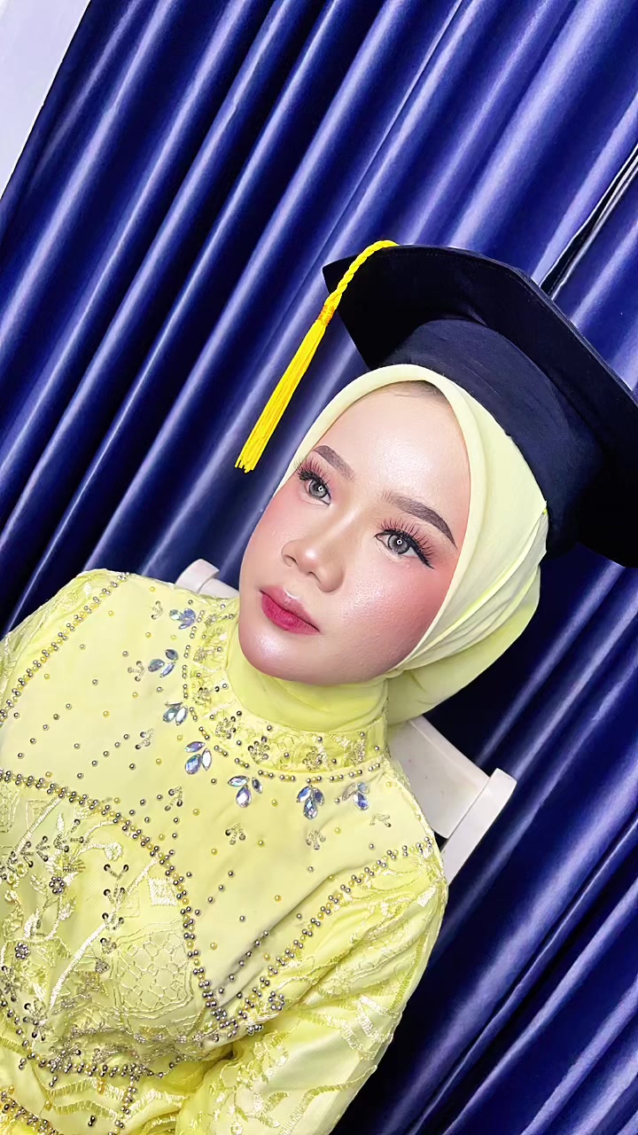 @Anya makeup