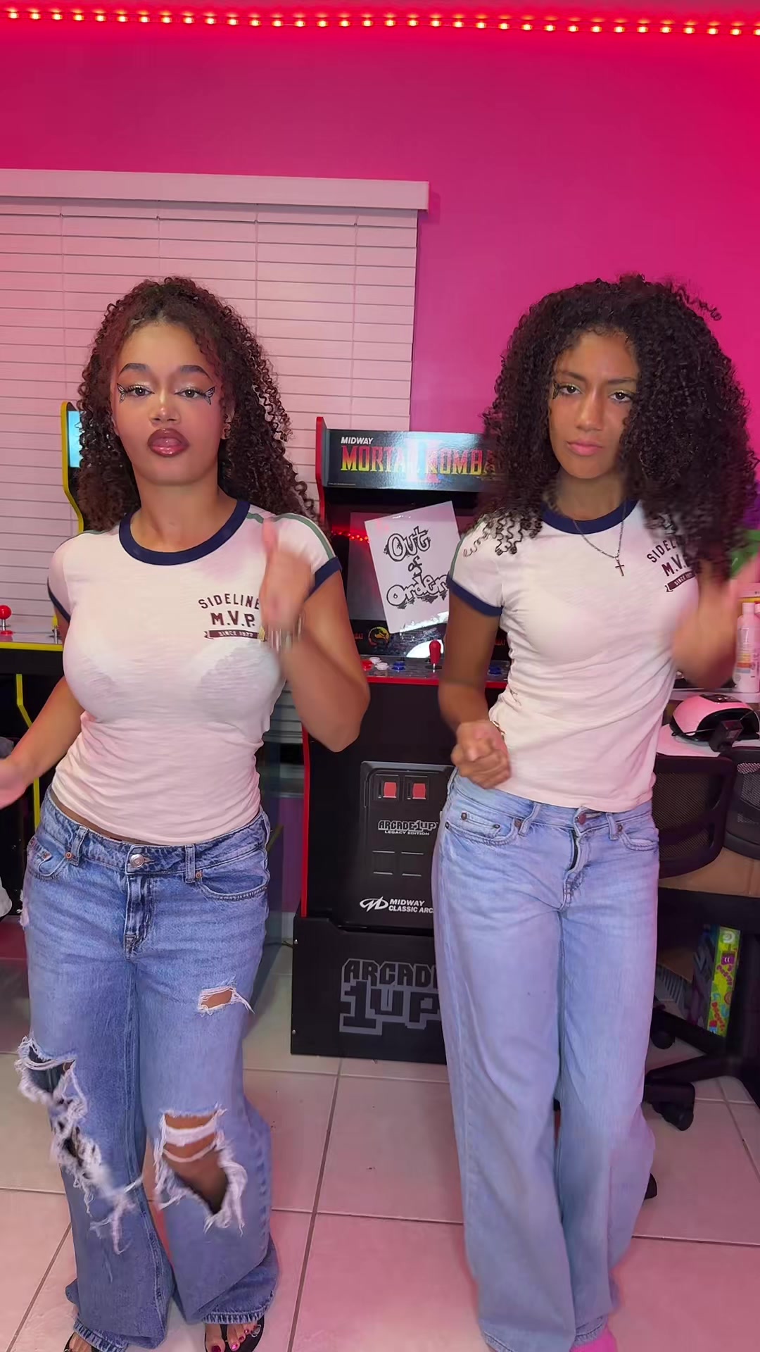 @DemDaddysGirls4