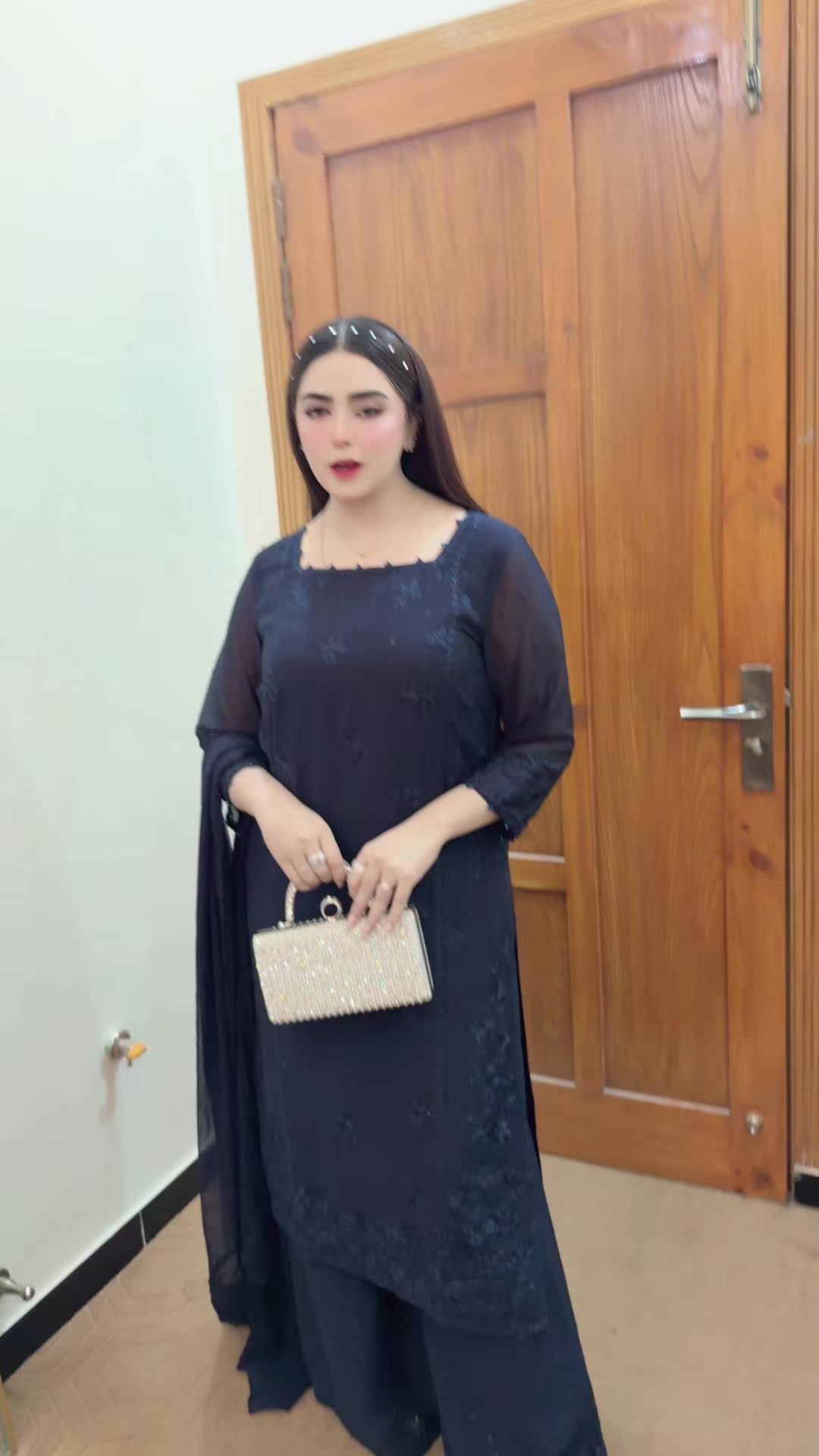 @NooR ALi 👸🏻🥀