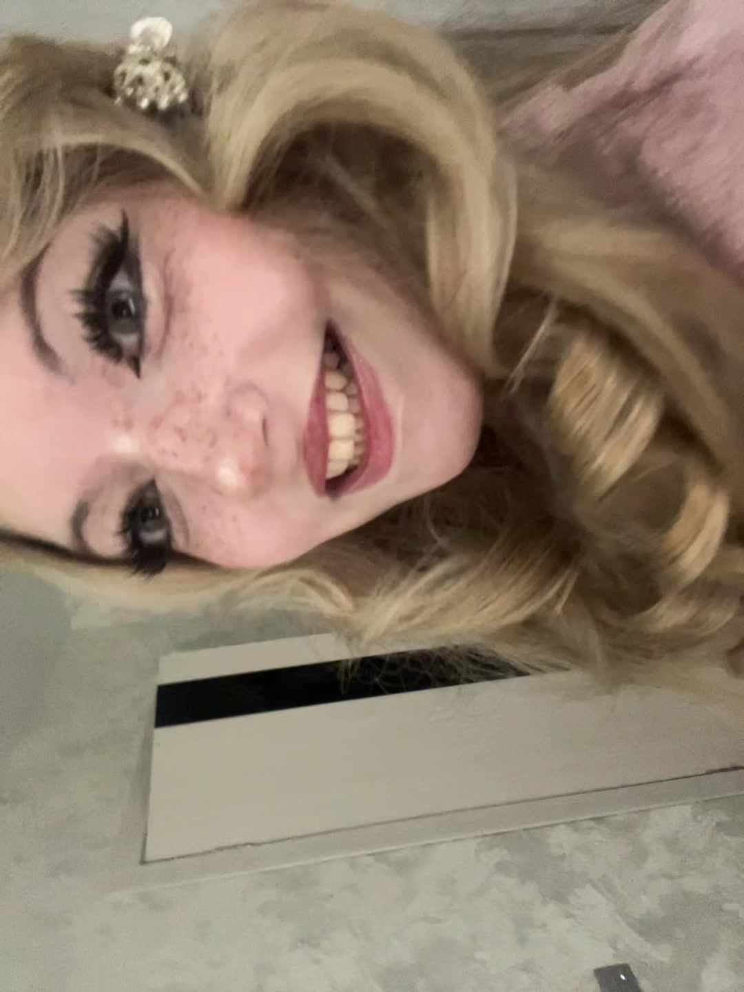 @Avrora_00