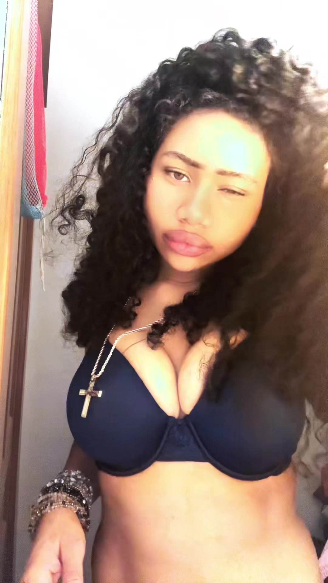 @Angel Leonora
