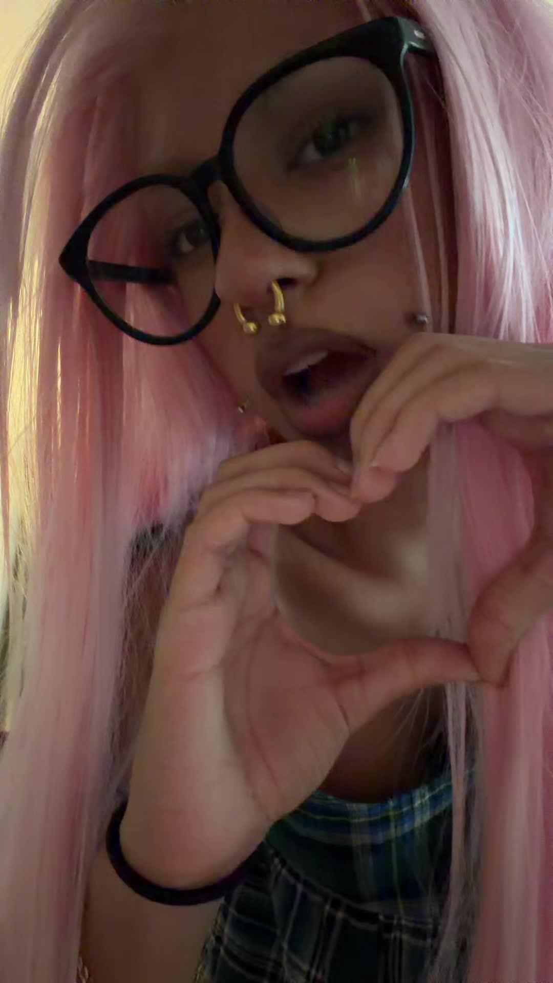 @m3omqu