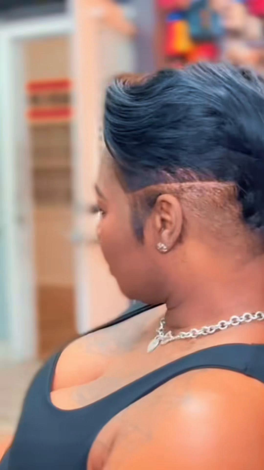 @Tee Que.TheHairPistol