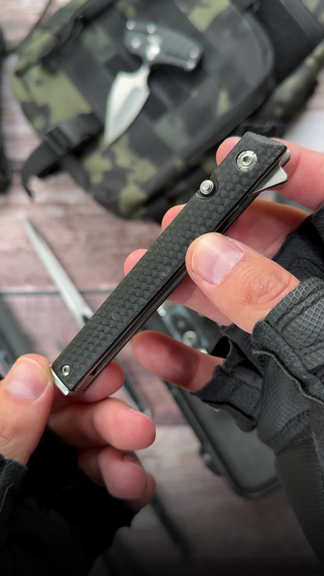@survival.knives