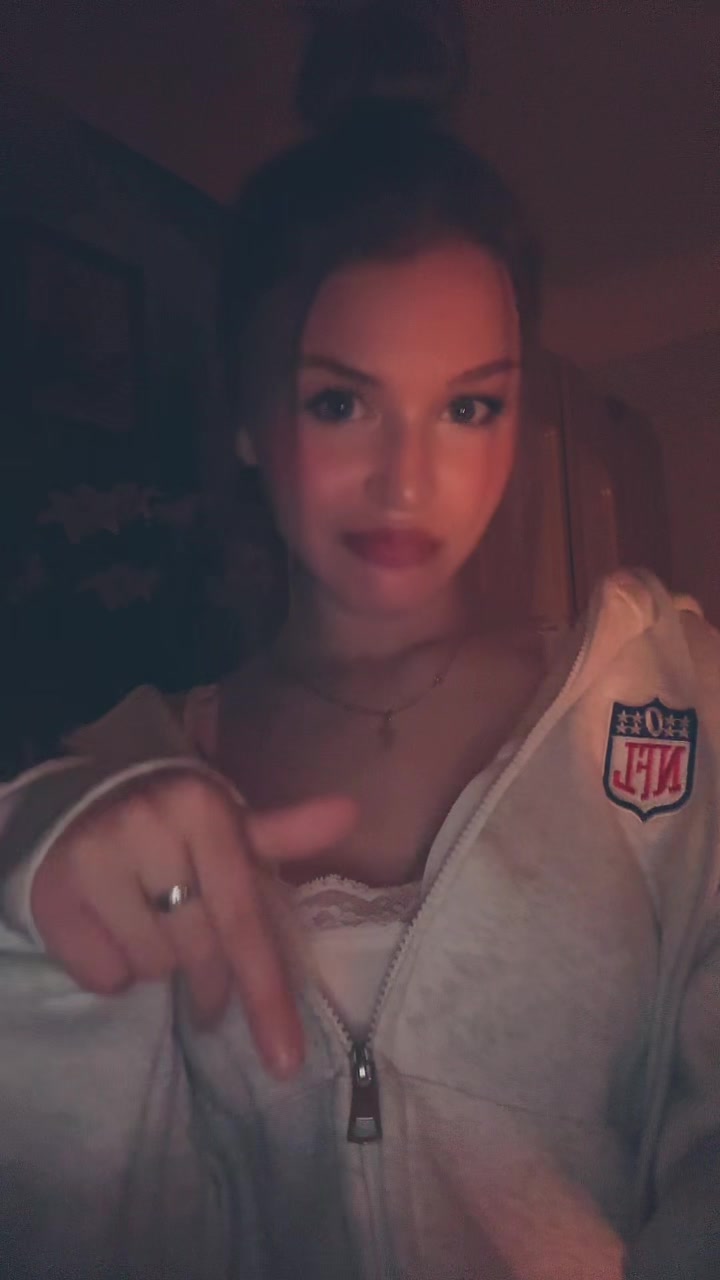 @𝙧𝙤𝙢𝙞𝙣𝙖<3